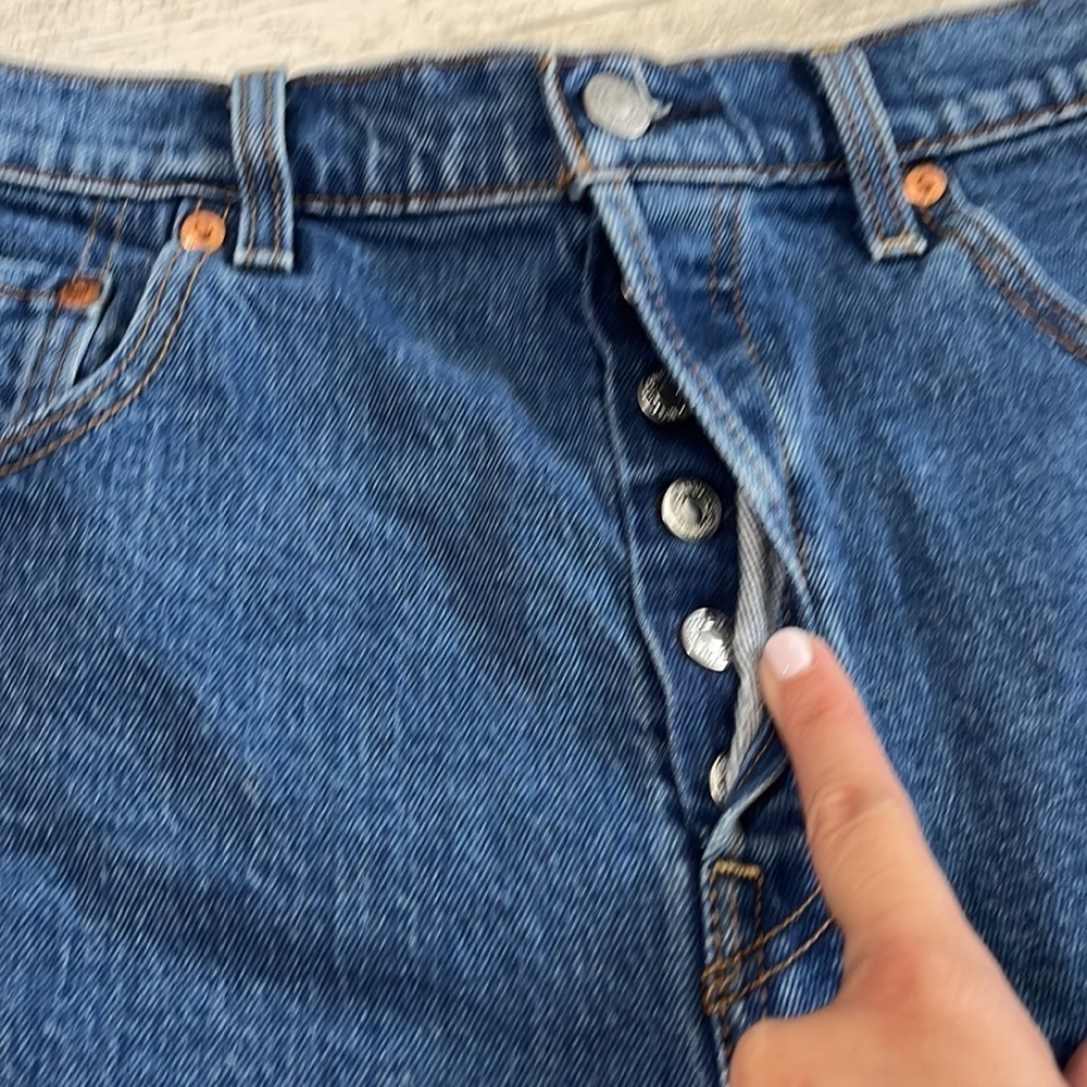 Levi’s ribcage shorts size 31 - Picture 3 of 10